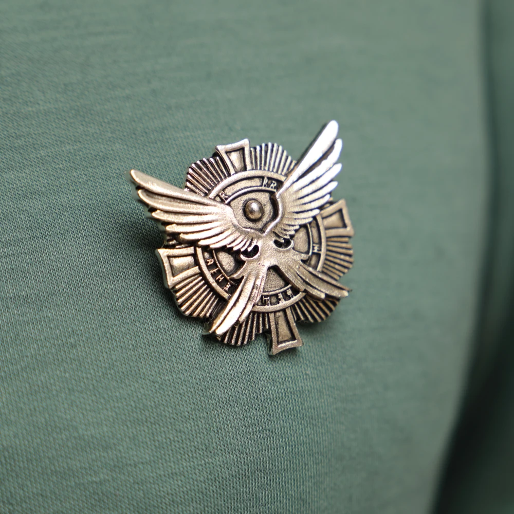 Anime Saga of Tanya the Evil Badge Cosplay Tanya Von Degurechaff Pins Brooches Accessories Metal Souvenir Party Prop (5)