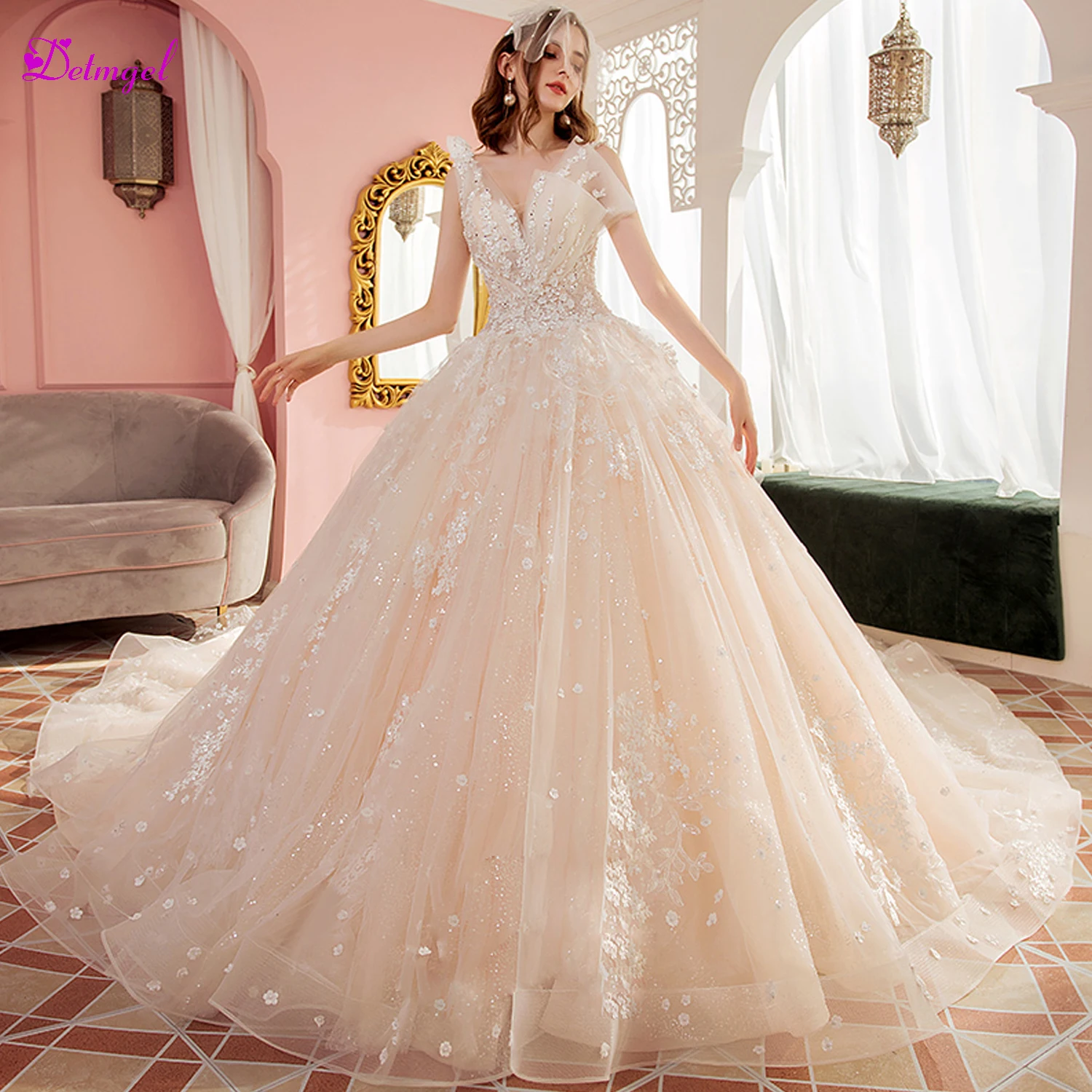 

Glamorous Appliques Royal Train Ball Gown Wedding Dresses 2019 Sexy V-Neck Beaded Pleated Lace Up Princess Bridal Gown Plus Size