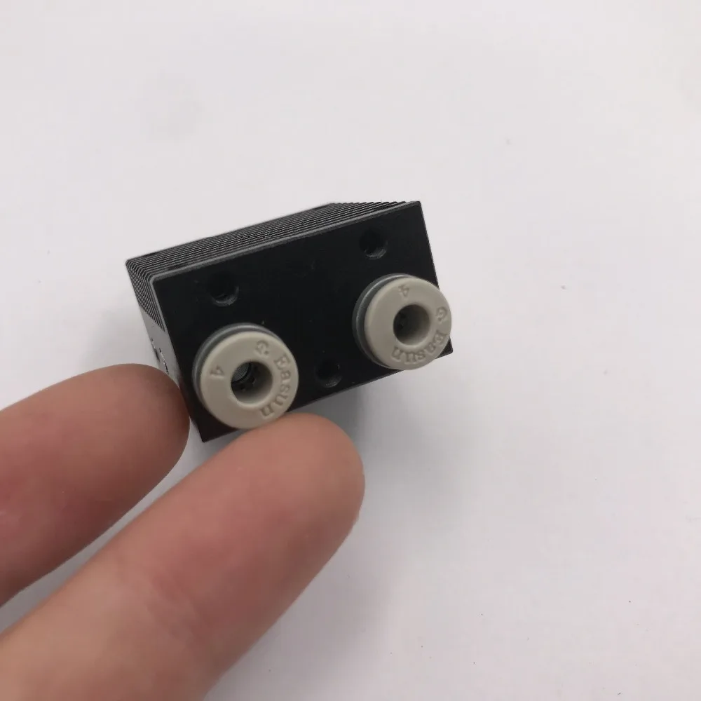 3D-принтеры запчасти Циклоп и Химера 2 в 2 из hotend черный двойной головки прямо через экструдер набор