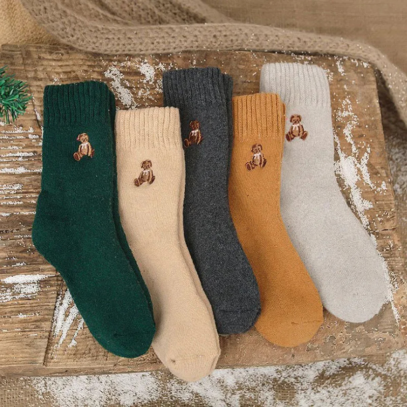 Женские носки из кроличьей шерсти, японские теплые женские носки средней длины с плюшевой подкладкой, осенне-зимние шерстяные одноцветные носки с медвежонком