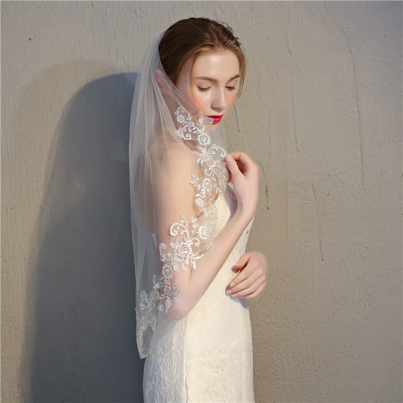 Новая популярная белая/слоновая кость элегантная кружевная кромка Короткая Свадебная Фата с расческой реальные фотографии свадебная вуаль для невесты