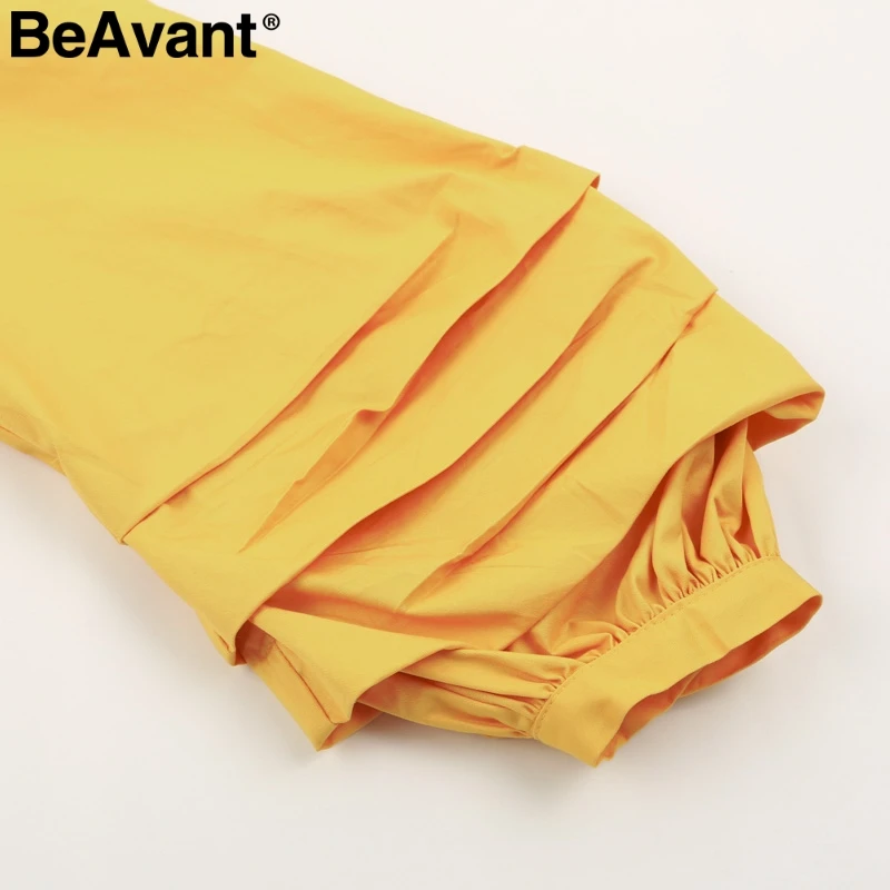 Женская блузка с открытыми плечами BeAvant белая Повседневная Блузка оборками и