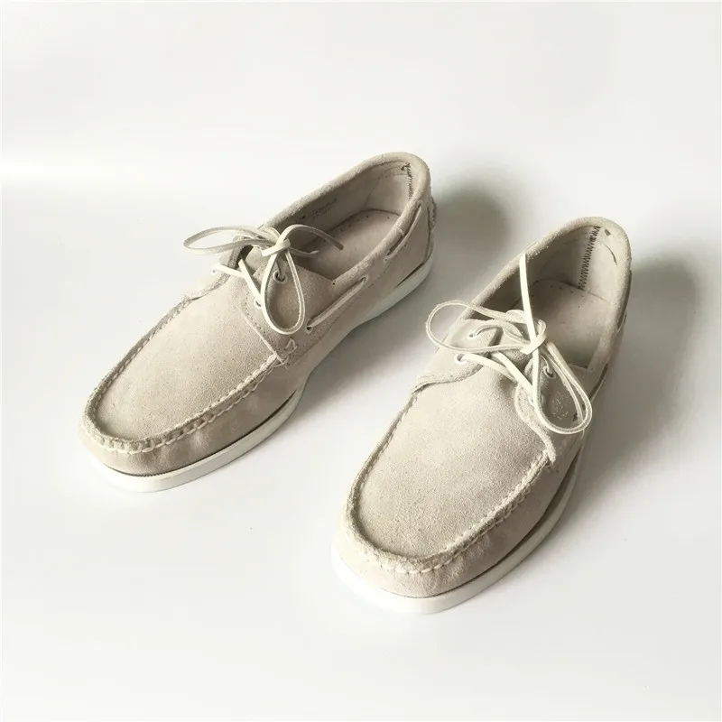 Мужская повседневная обувь светло серого цвета лоферы на шнурках модная для