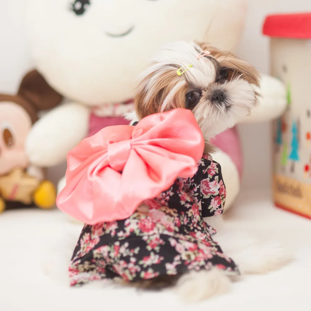 Платье для собак с цветочным принтом и большими бантами на спине; Кимоно для домашних животных; одежда Janpan; цвет розовый, черный