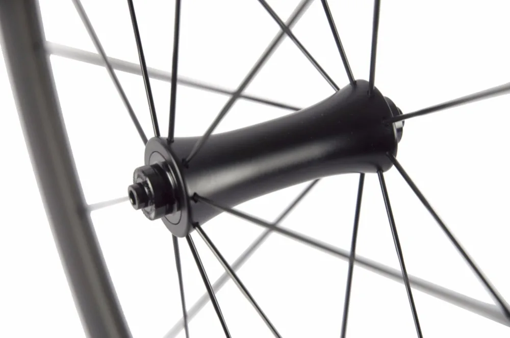 Perfect 38mm Clincher Carbon Road Wheels R7 Hub Carbon Wheelset Racing Bike/Bicycle Chinese Carbon 700c Wheel 5 Perfect 38mm Clincher Carbon Road Wheels R7 Hub Carbon Wheelset Racing Bike/Bicycle Chinese Carbon 700c Wheel 5