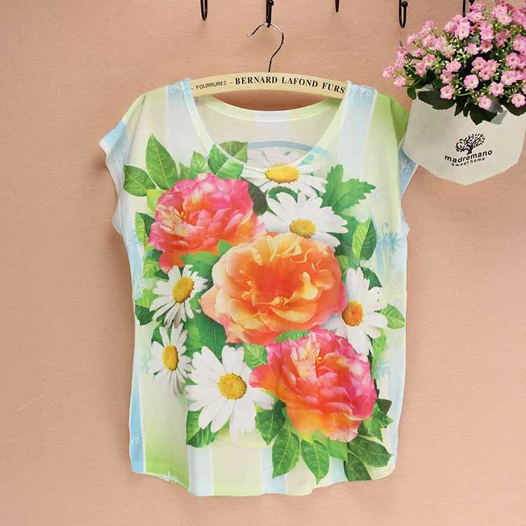 Beautiful Big flowers pattern tops tees Low price wholesale T shirt