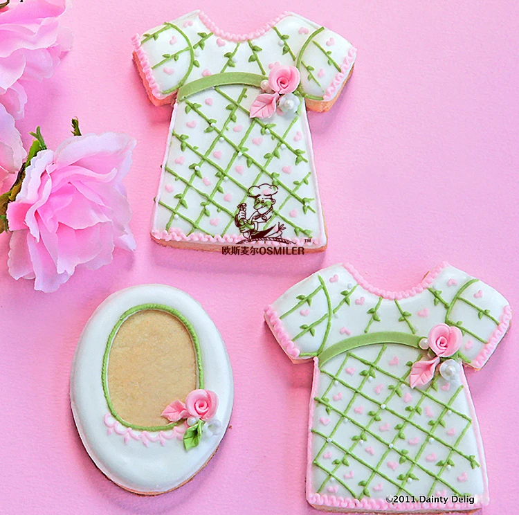 

1Pcs Stainless Steel Biscuit mold bakeware tools Hot BB baby clothes full moon wedding dessert biscuit cookies mold 8066