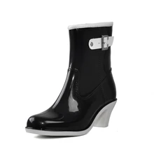 Buckle Design Woman Rainning Shoes Mid-calf Women RainBoots Fashion Rubber Waterproof Thick Heel Boots XWX2952