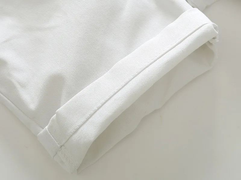 4423712695_457880003