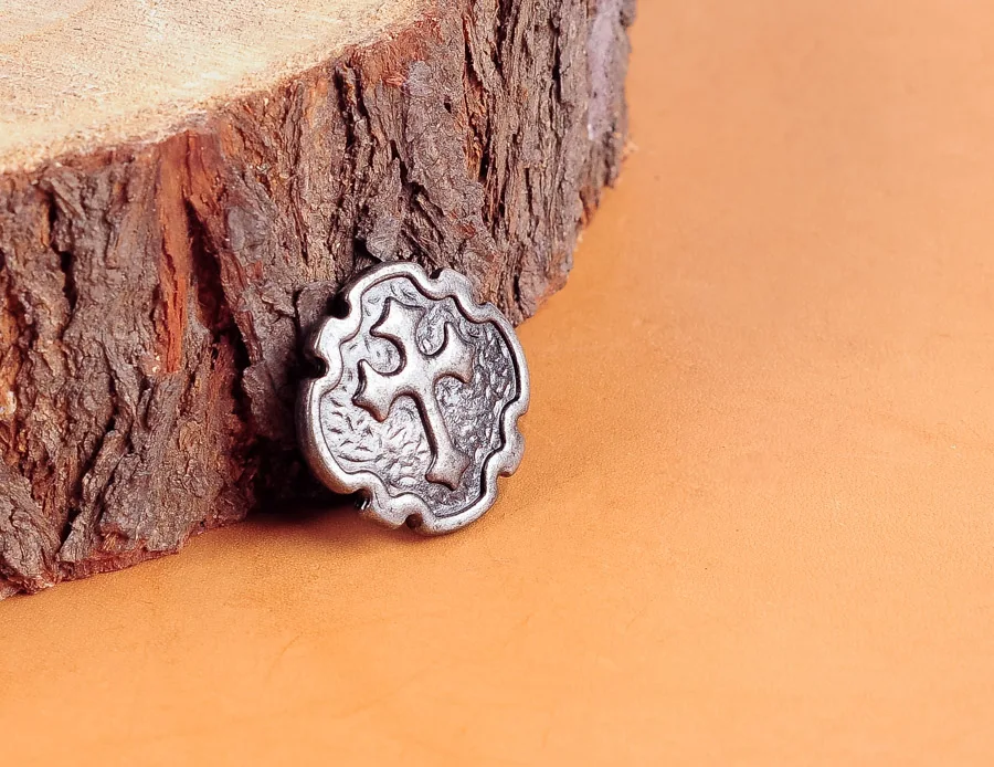 

23mm 20pcs GOTHIC ANTIQUE SLIVER PUNK WESTERN CELTIC CROSS RIVET BACK CONCHOS TACK STUD