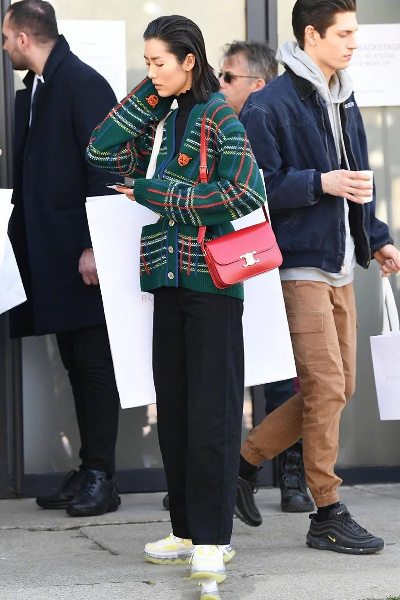 Star Liu Wen Street Pat The Same Vintage Plaid Wool Woven V-neck Loose Long-sleeved Cardigan 2019 V-Neck Sweater Clothes Women