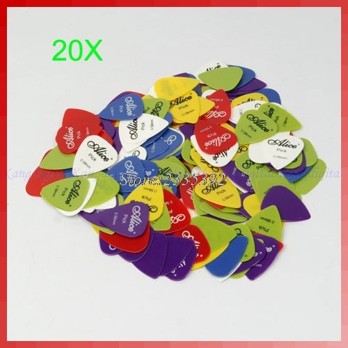 

20pcs 0.58mm Smooth Nylon Guitar Picks Pick Plectrum New