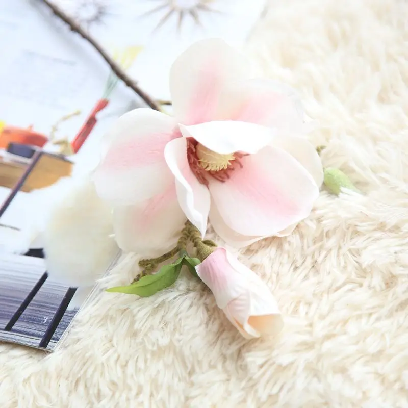 4293657711_1885843273