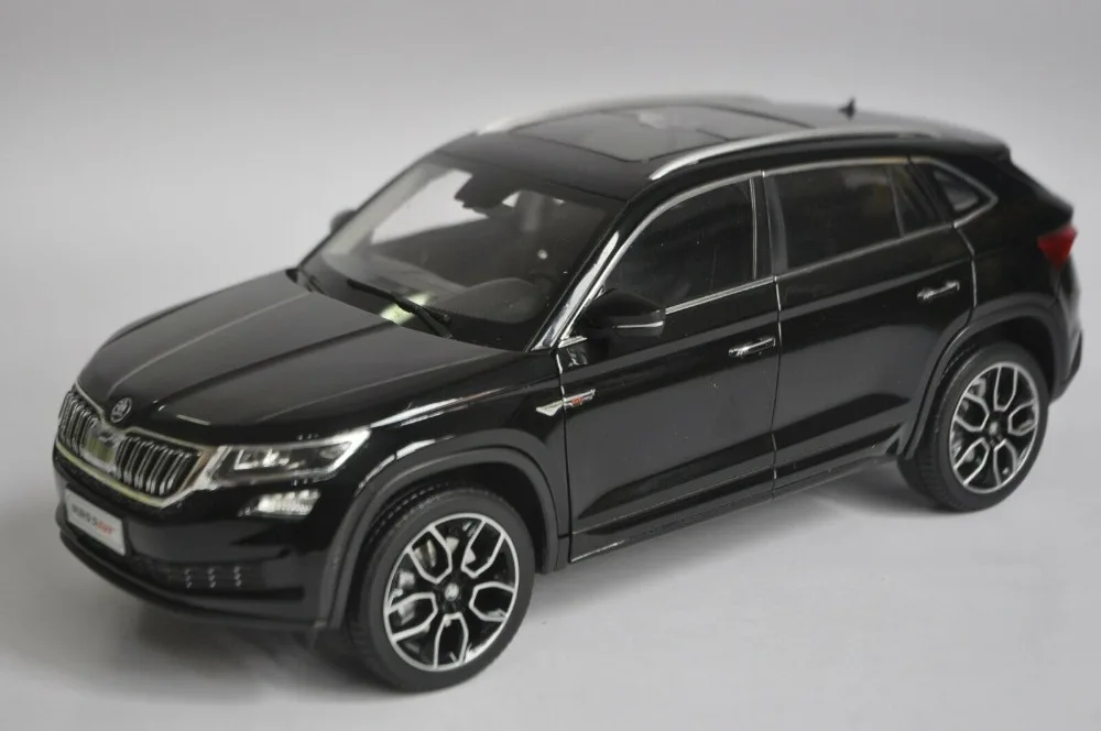 1:18 литья под давлением модель для Skoda Kodiaq GT черный Внедорожник сплав игрушечный автомобиль миниатюрная коллекция подарки