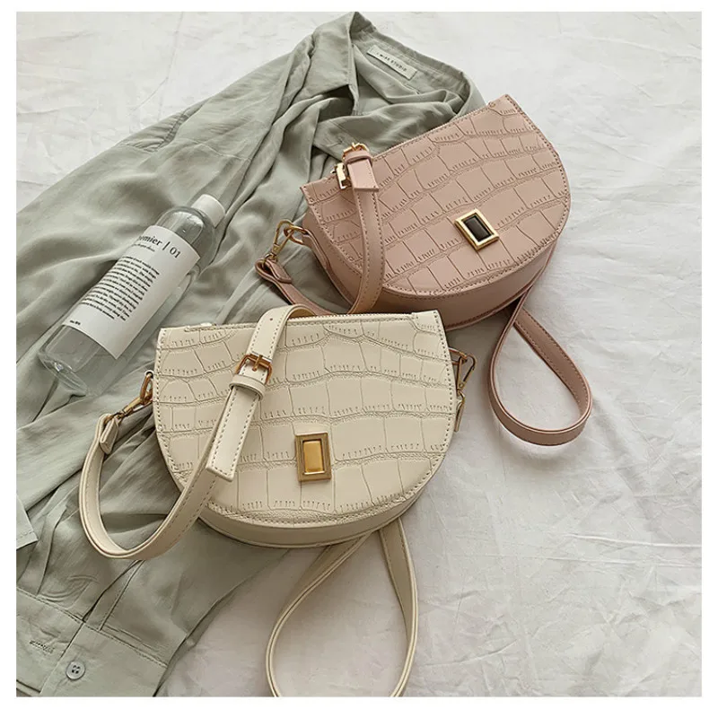 

2019 New Alligator Pattern Half Round Small Lock Women Messenger Bag Lady Handbag Saddle Brand Designer Crossbody Shoulder Bag