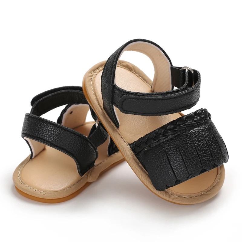 Брендовые летние сандалии для маленьких мальчиков и девочек Новая однотонная мягкая подошва из искусственной кожи с кисточками для малышей 0-18 месяцев - Color: Black