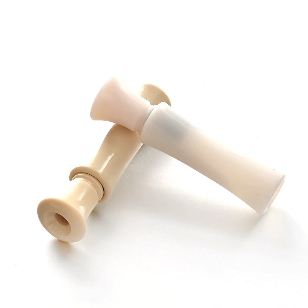 Дудка для приманки птиц. Свистулька из пластмассы. Дудочка музыкальный инструмент. Дудочка для детского сада. Дудочка на веревочке.