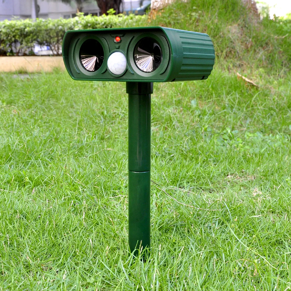 

Outdoor Solar Ultrasonic Animal Repeller Dog Cat Training Teacher Repeller Infrared Sensor Expulsion House Garden Animal