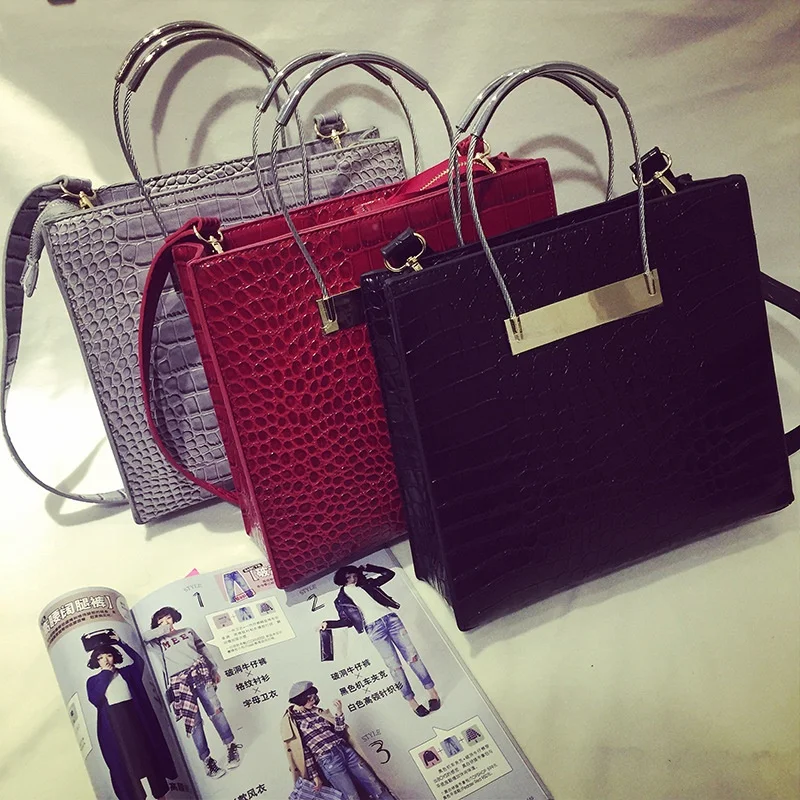 

2018 European and American new personality steel handbag crocodile pattern shoulder diagonal tidal female bag