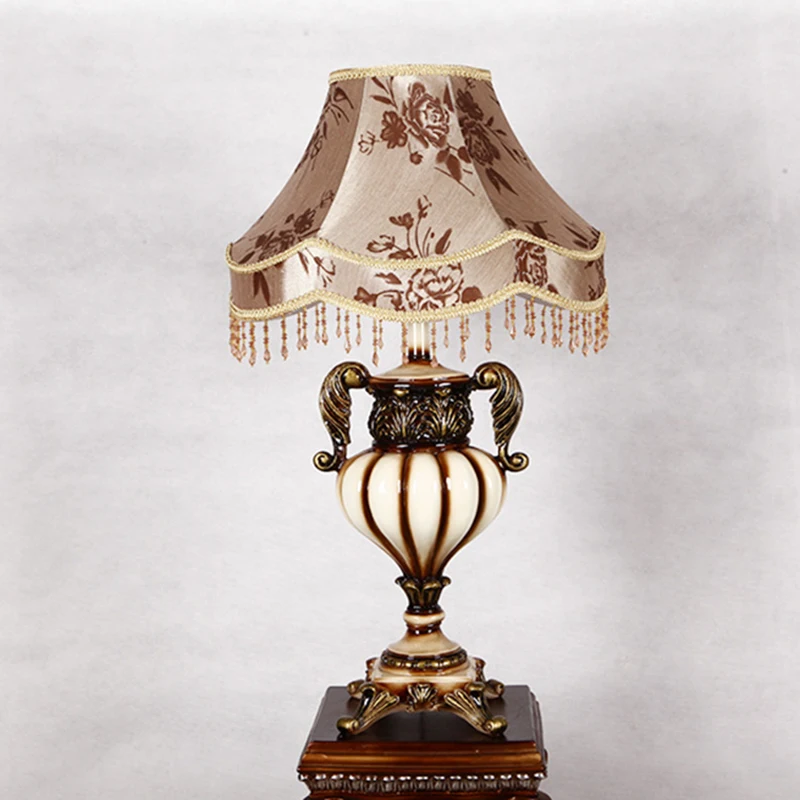 

Led lamps European classical table lamp retro bedroom bedside table lamp home lighting 10W light source led decorative lighs