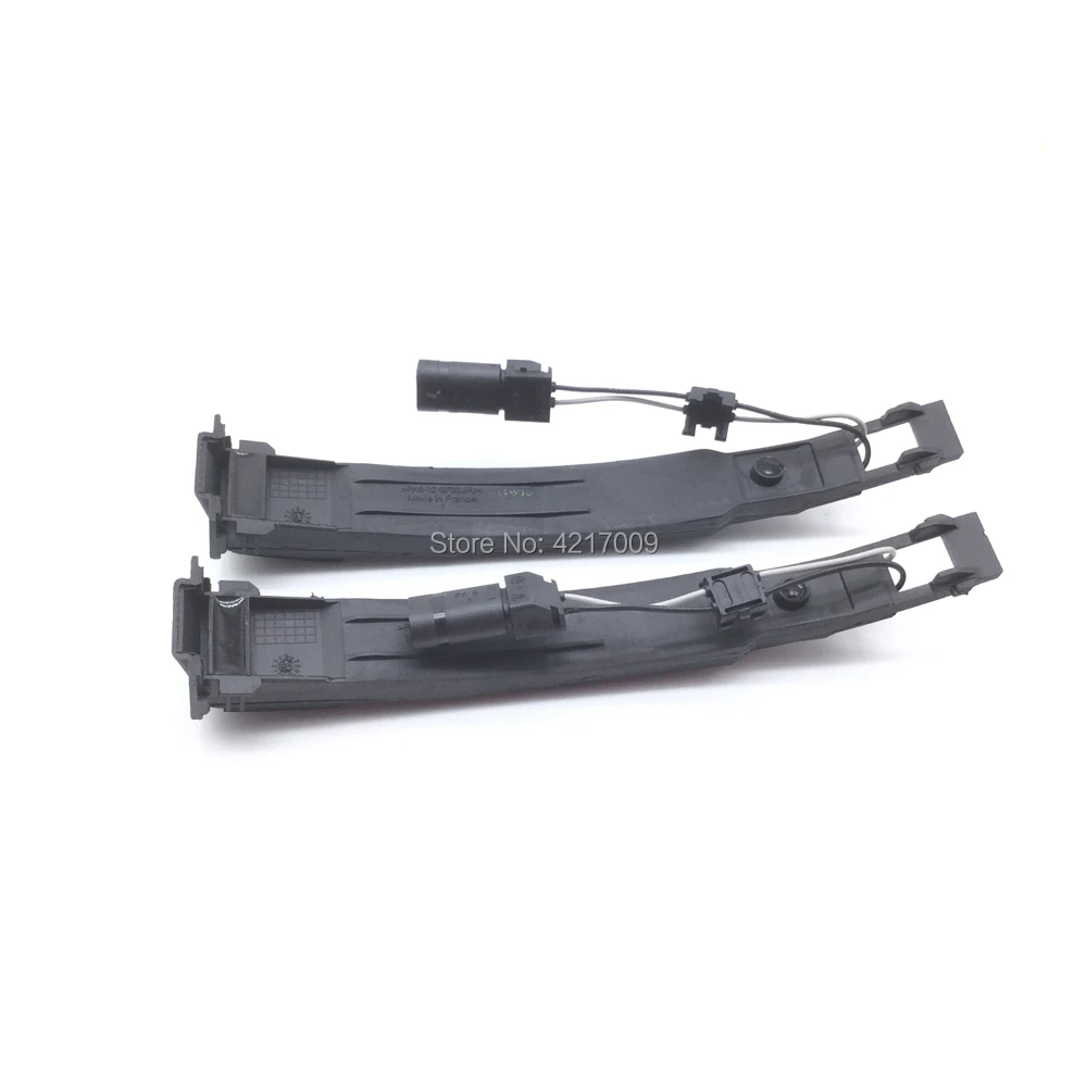 

2 pcs for Adui A4 A5 A6 A7 A8 Q5 B8 B9 Kessy Exterior door handle sensor Pin Switch 4G8 927 753/4G8927753