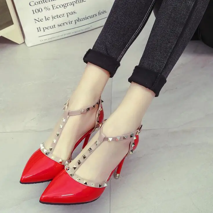 Женские туфли лодочки на высоком каблуке с острым носком и заклепками|women high heel