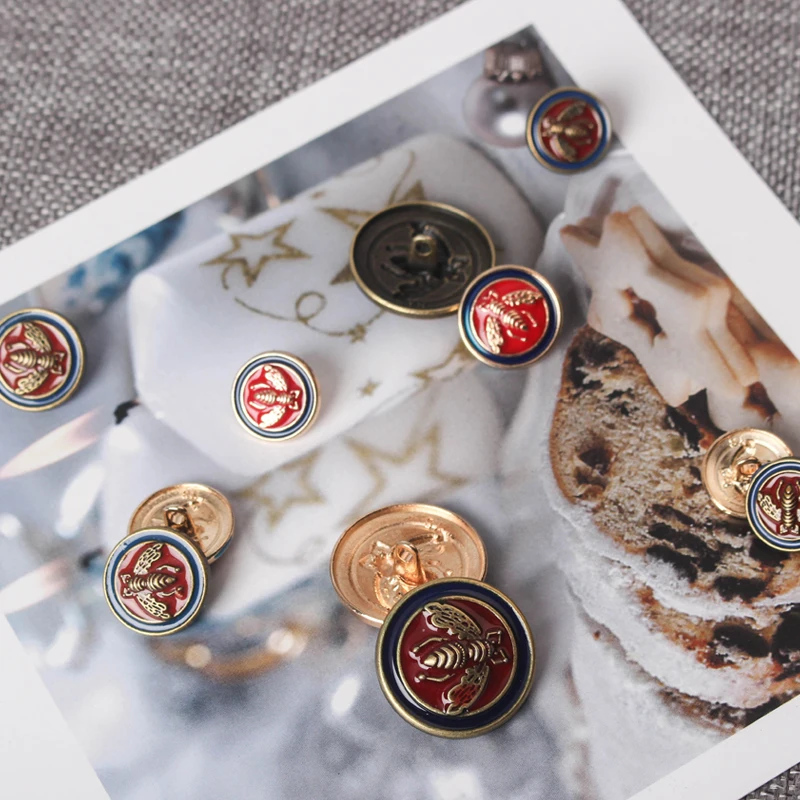 

10pcs honeybee Enamel Metal Buttons for Sewing Scrapbook Jacket Blazer Sweaters Gift Crafts Handwork Clothing 10-25mm