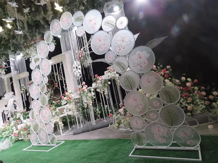 Wedding props wedding stage background decoration window photography decoration props hollow-out seagrass furnishings.