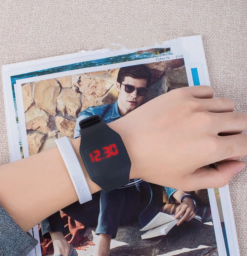 

2019 Digital Watch Men Women LED Sport Watches Fashion Candy Color Silicone Electronic Wrist Watch Lovers Clock relogio feminino