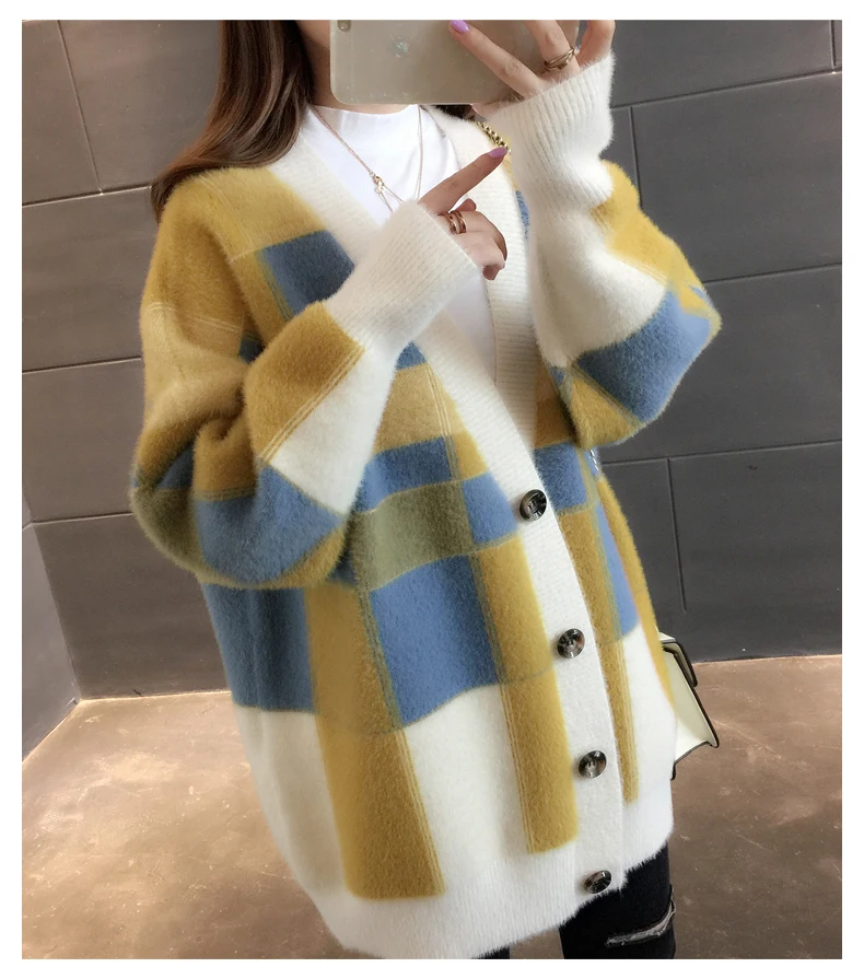 

2018 autumn wear new autumn long section Korean version of loose knit cardigan plaid sweater