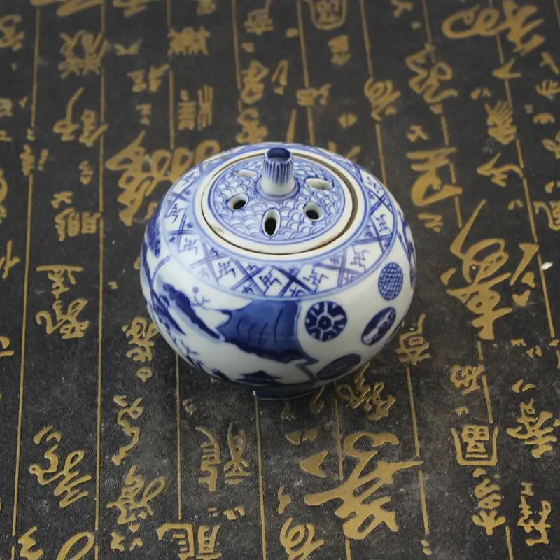 

Blue and white small censer home decoration