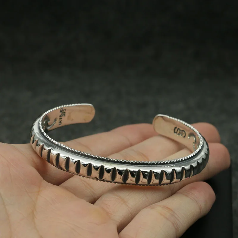 

Wholesale S925 Sterling Silver Fashion Five-pointed Star Bangle Men And Women Korean Version Retro Thai Silver Open Ended