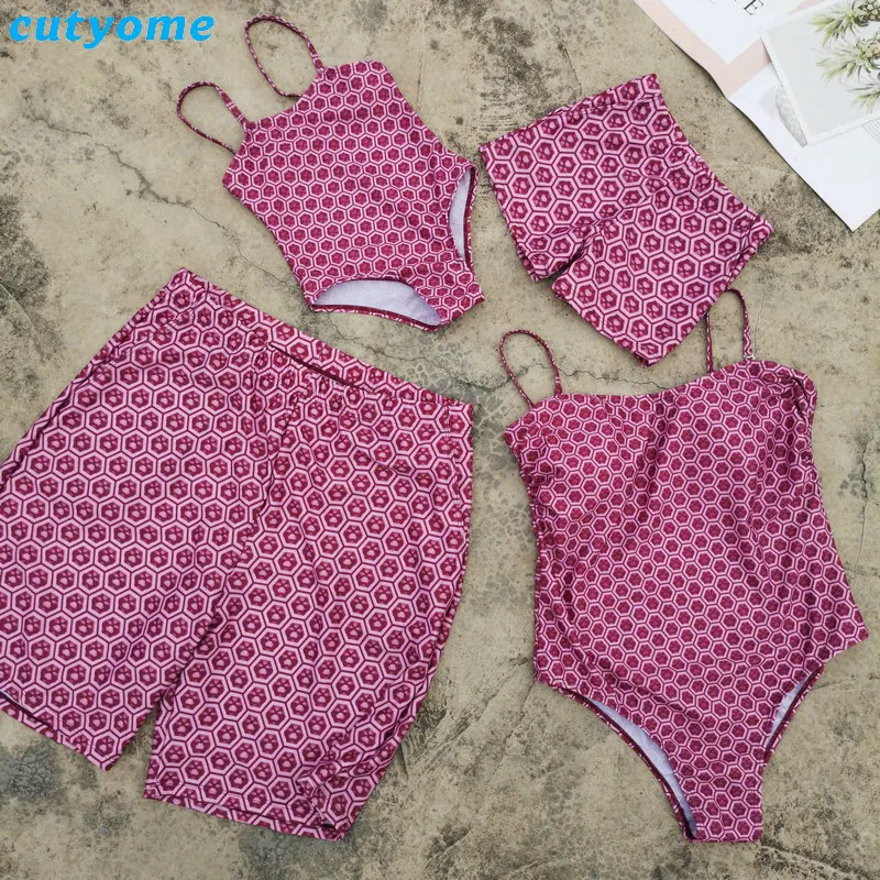 Family Matching Swimwear 2019 Summer Dot Bikini Set Mother Daughter Father Son Matching Swimsuit Men Boy Swimwear Shorts Outfits