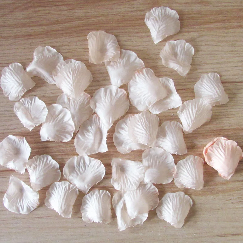 

1000pcs (100pcs*10 packs) Champagne artificial Silk Rose Petals Wedding Valentine's Day party decoration