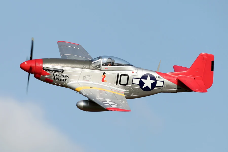 FMS в коем случае Warbird 1400 мм 1,4 м P51 P-51D Mustang красный хвост RT новые V8 PNP прочный приводимого в движение с помощью электропривода большие масштабные радиоуправляемые модели самолет