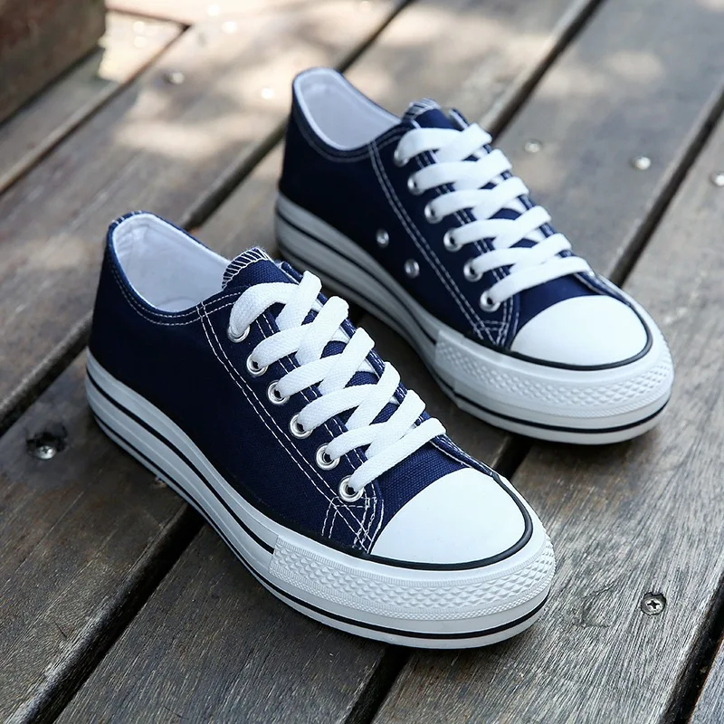 

Women's Canvas Shoes Breathable Flat White Shoes