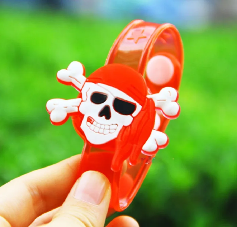 

2019 New Creative Watch Christmas Halloween Birthday Party flash light-emitting bracelet watch gift toys for children wristwatch