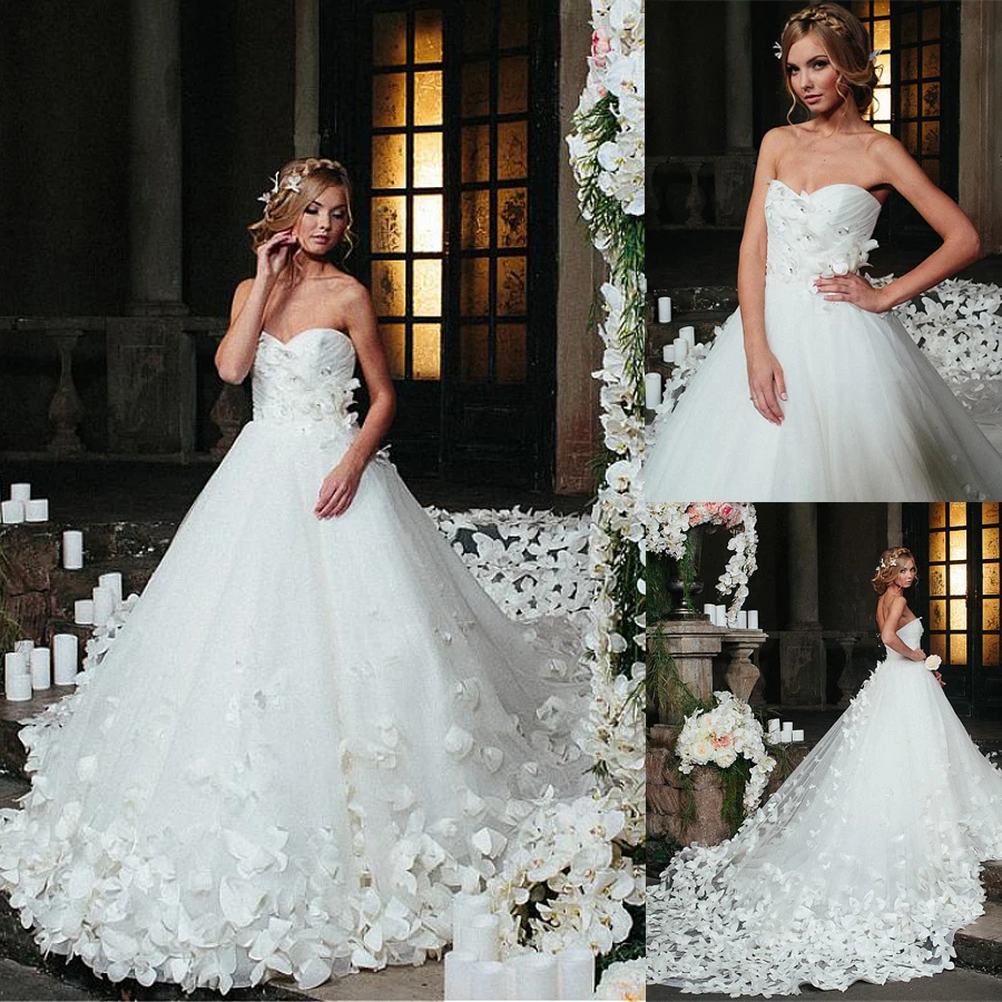 Fantastic Satin Sweetheart Neckline A-Line Wedding Dresses With Beaded Handmade 3D Flowers with Rhinestones Bridal Gown