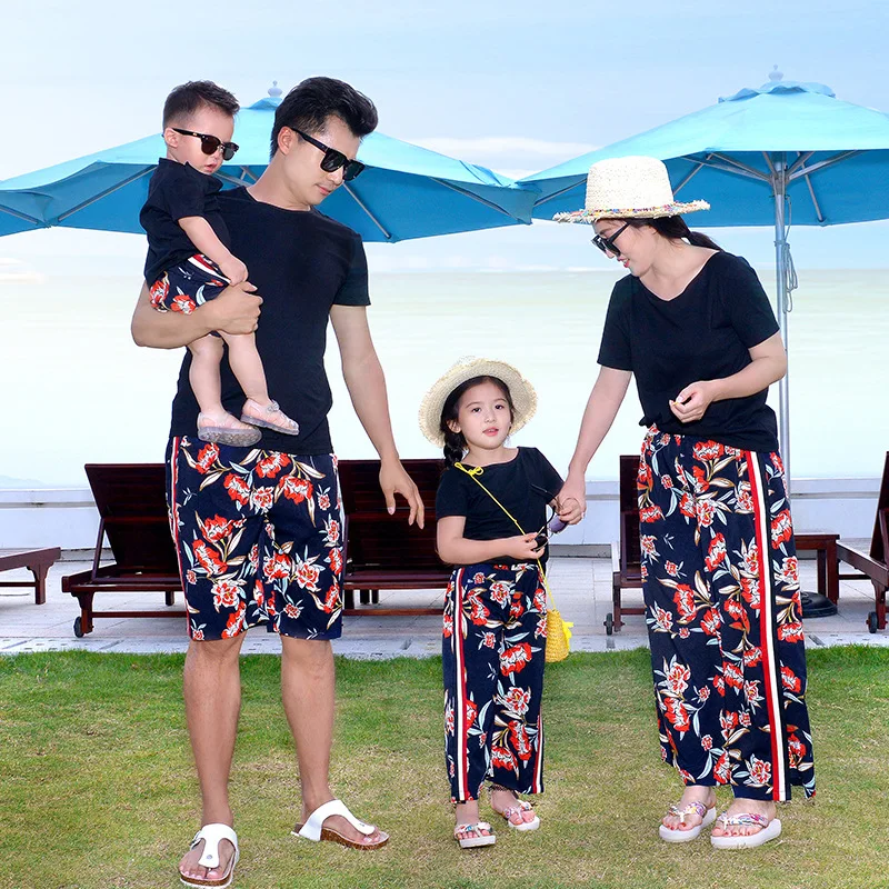 

Family look mother and daughter clothes family matching clothes for beach dresses set t shirts baby girl clothes family clothing