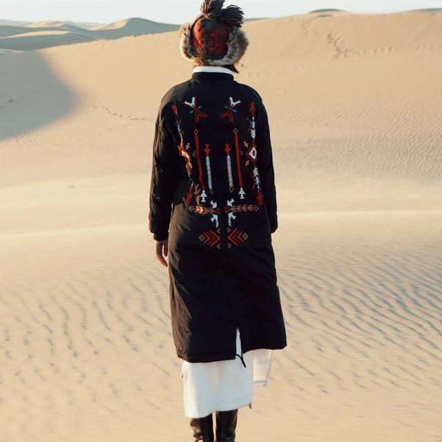 Cheap winter Folk Style Embroidered Jacket thickened down jacket female MZ42002