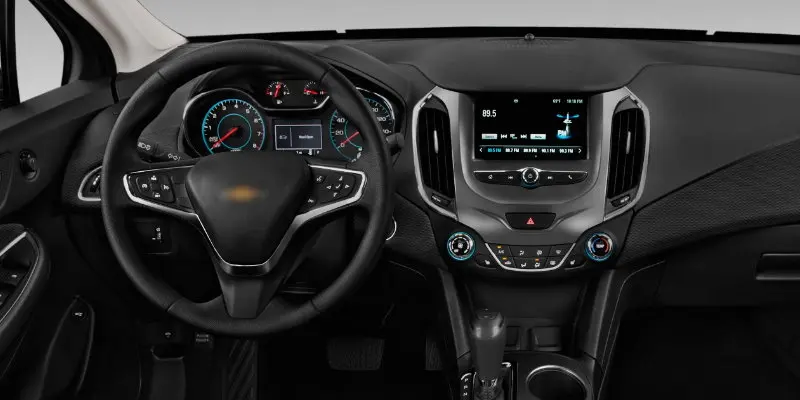 Holden Cruze Sedan-1