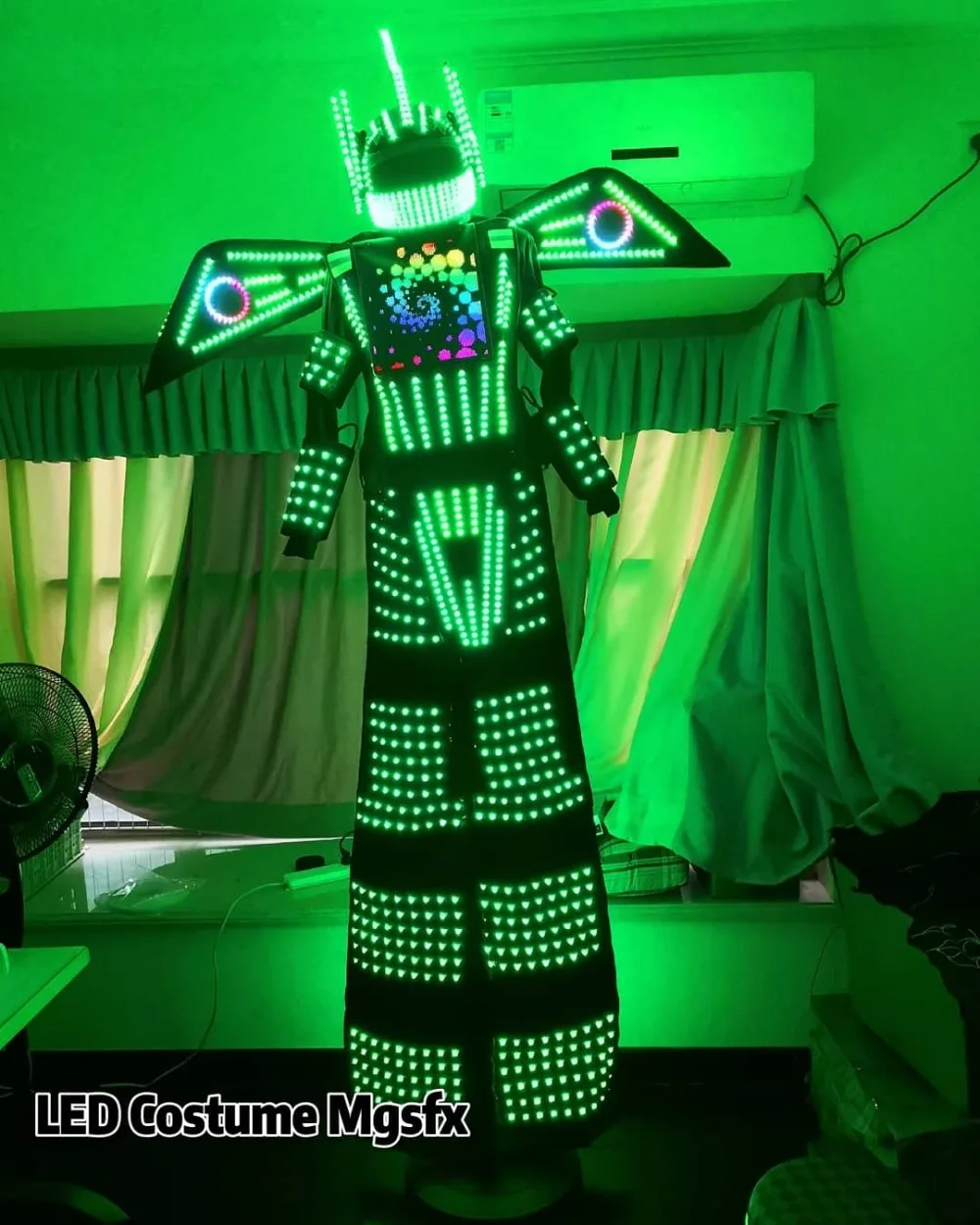2019 Stilts Walker Led Robot Suit ,led Light Costume With Led Screen