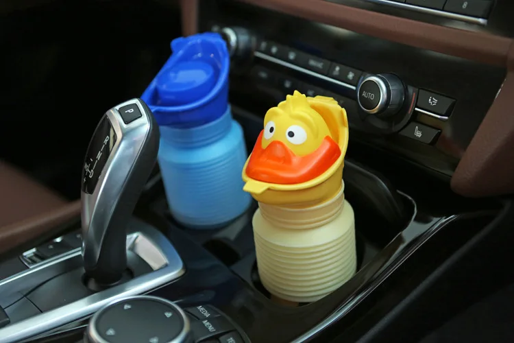 2019 Чехия, животноводство портативный детский автомобиль мочи горшок для маленьких мальчиков писсуаров автомобилей бутылки с мочой