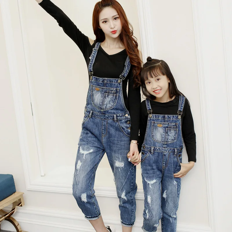 Подходящая одежда для мам и дочек Джинсовые комбинезоны Mommy And Me Брюки мамы