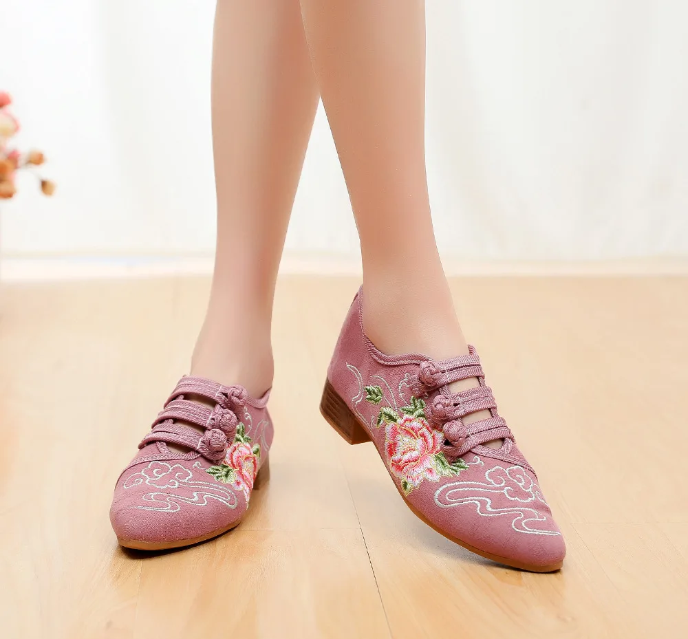 Veowalk/женские туфли-Дерби из жаккардовой ткани с острым носком; броги в стиле ретро; элегантные женские повседневные удобные туфли без каблуков с вышивкой