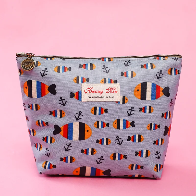 

2019 Fashion Colorful fish Toiletry bag Zipper Cosmetic Cases Clutch Bag For Girls Women Creative Pouch Portable Item Organizer