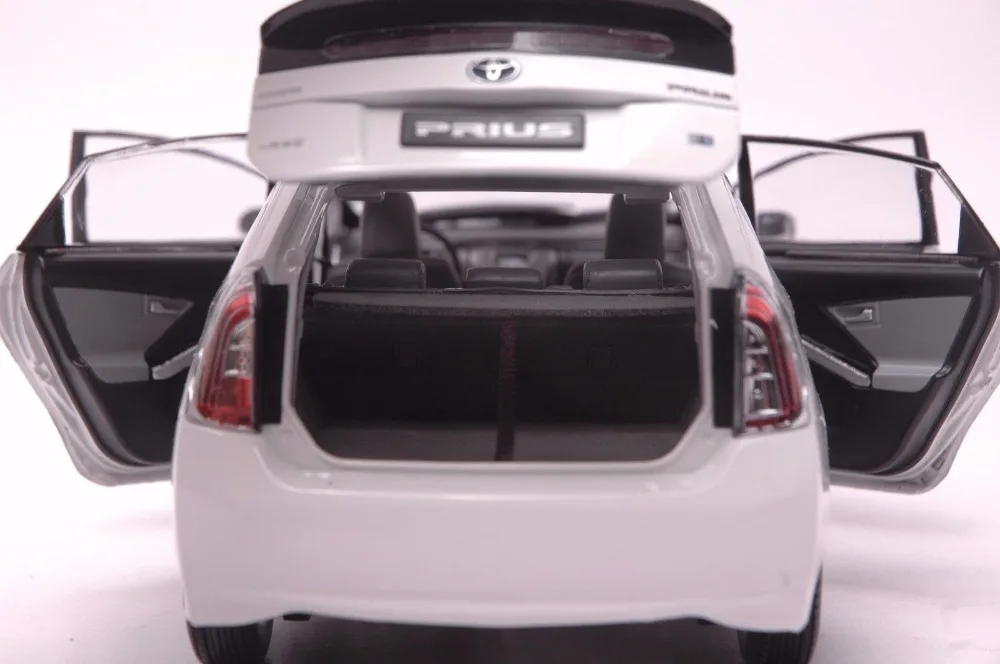 1:18 литая модель для Toyota Prius Hybrid 2012 белый сплав игрушечный автомобиль миниатюрная коллекция подарок EZ