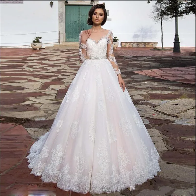 

Well-Designed Wedding Gowns with Belt Crystals Lace Appliques Scoop Neck Illusion Neck Sweep Tran Bridal Gowns Tulle Custom Made