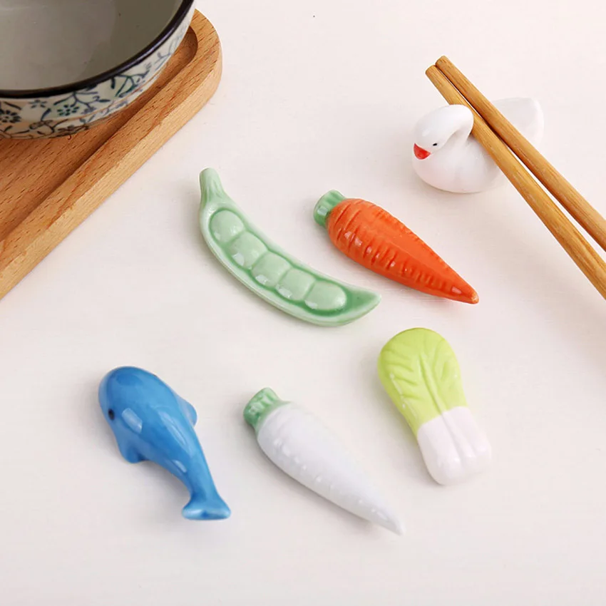 

Lovely Vegetables Carrot Animal Design Chopsticks Holder Stand Ceramic Chopsticks Forks Spoon Holders Home Decor Chopsticks