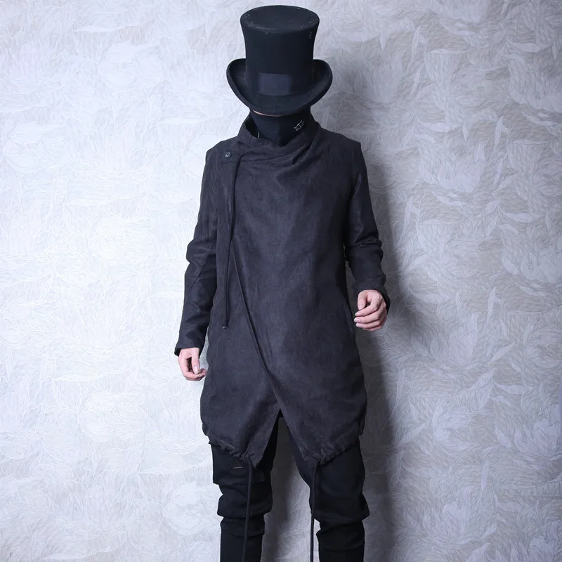

Winter 2018 men's Korean version of the long style trench coat trim personality trend dark punk cloak.